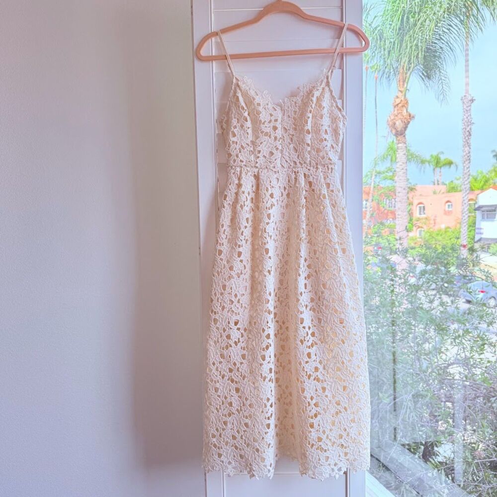 ASTR The Label Floral Lace Midi Dress in Cream size XS - Picture 1 of 10